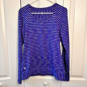 Athleta Top Womens Medium Blue Pop Space Dye Striped Scoop‎ Neck Thumbholes Yoga